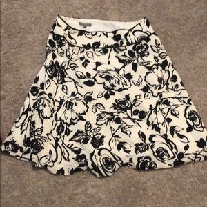 Black and white floral Ann Taylor skirt